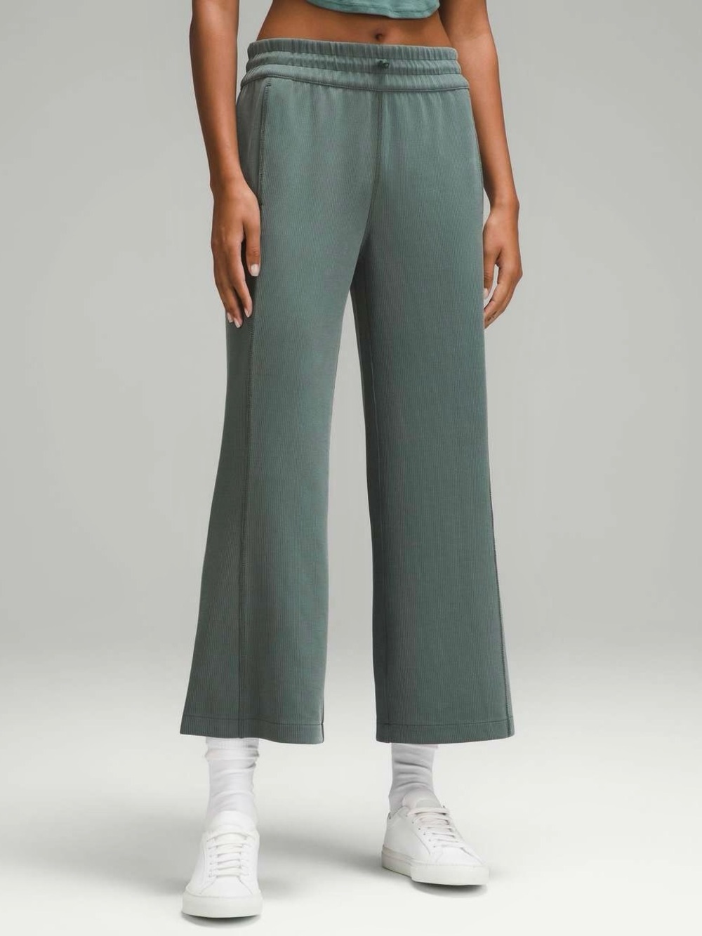 Lululemon | Ribbed Softstreme Mid Rise Wide Leg Cropped Pant Dark Forest Size 10